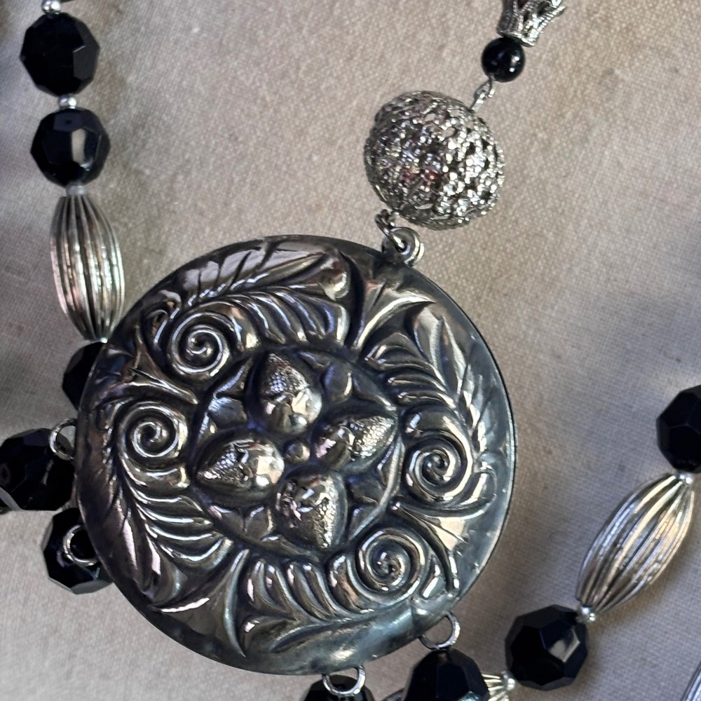 Vintage Tassel Medallion Necklace Black Silver Tone Metal Victorian Goth Boho - Picture 12 of 16